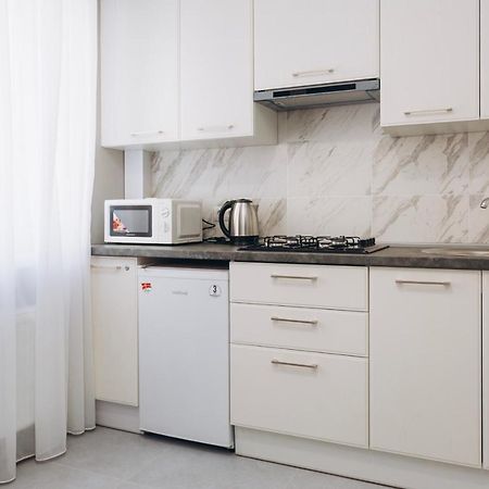 Center Apartments Sumy Bagian luar foto
