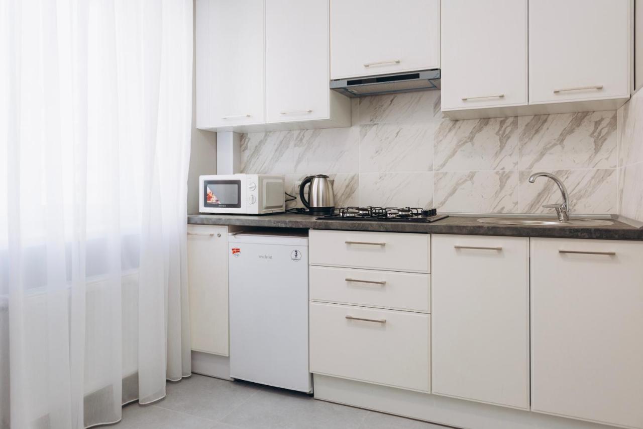 Center Apartments Sumy Bagian luar foto